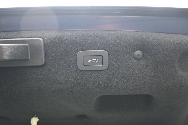 Used 2024 Jaguar XF R-Dynamic SE AWD/4WD image 27