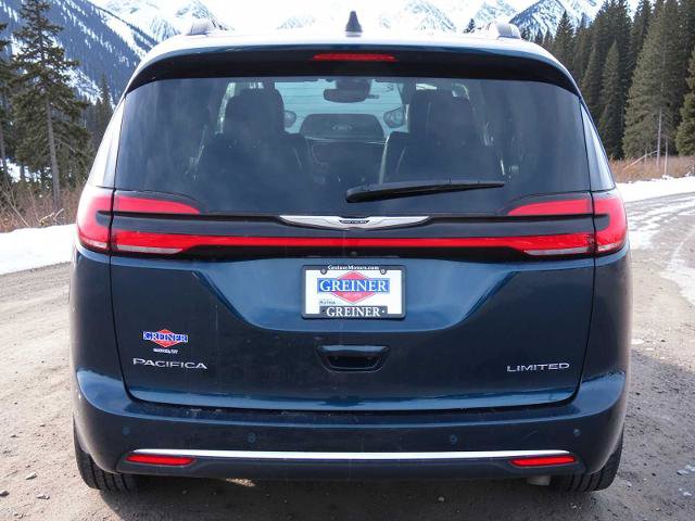 Used 2023 Chrysler Pacifica Limited image 5