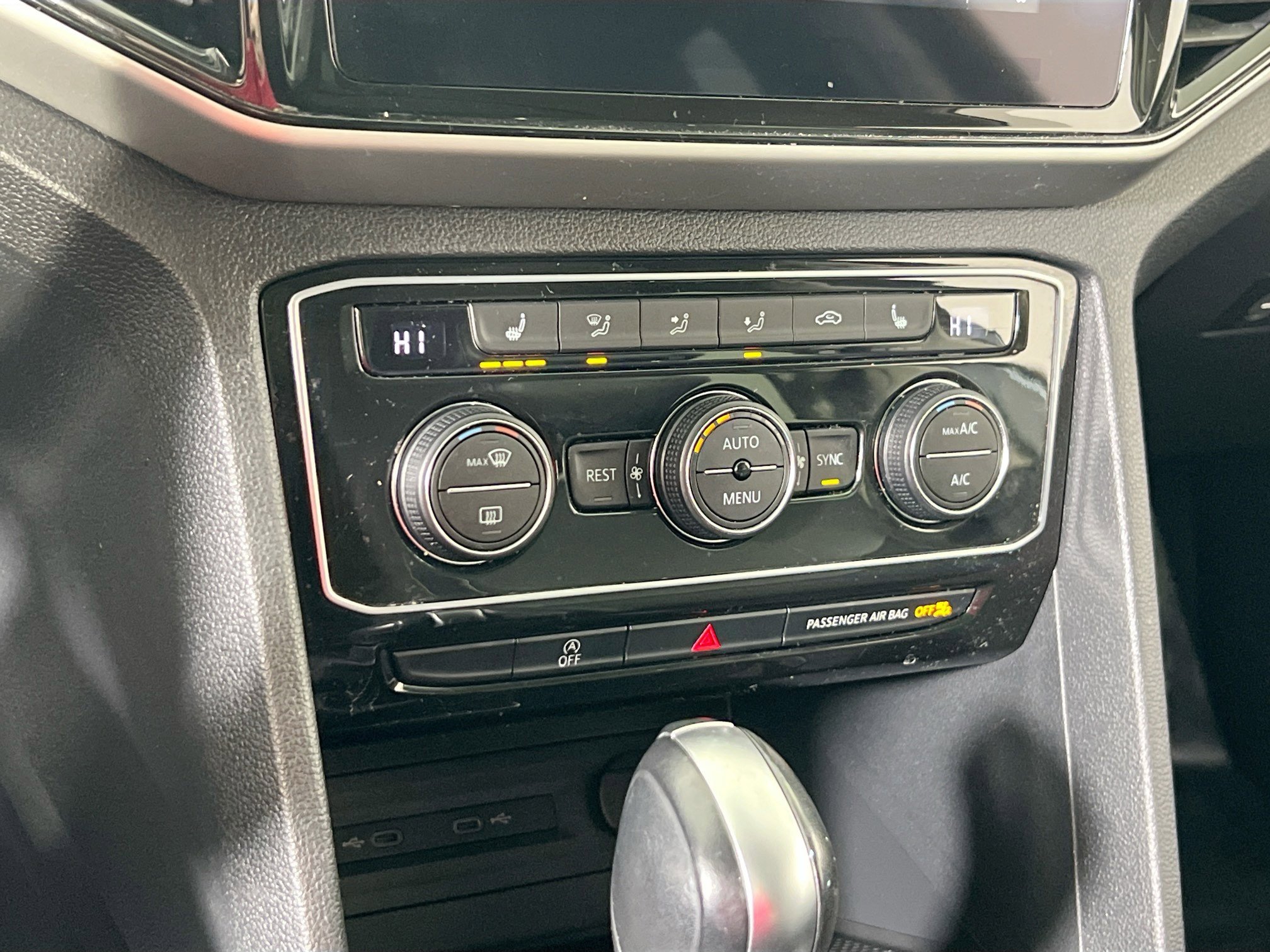 Used 2022 Volkswagen Atlas SE image 15