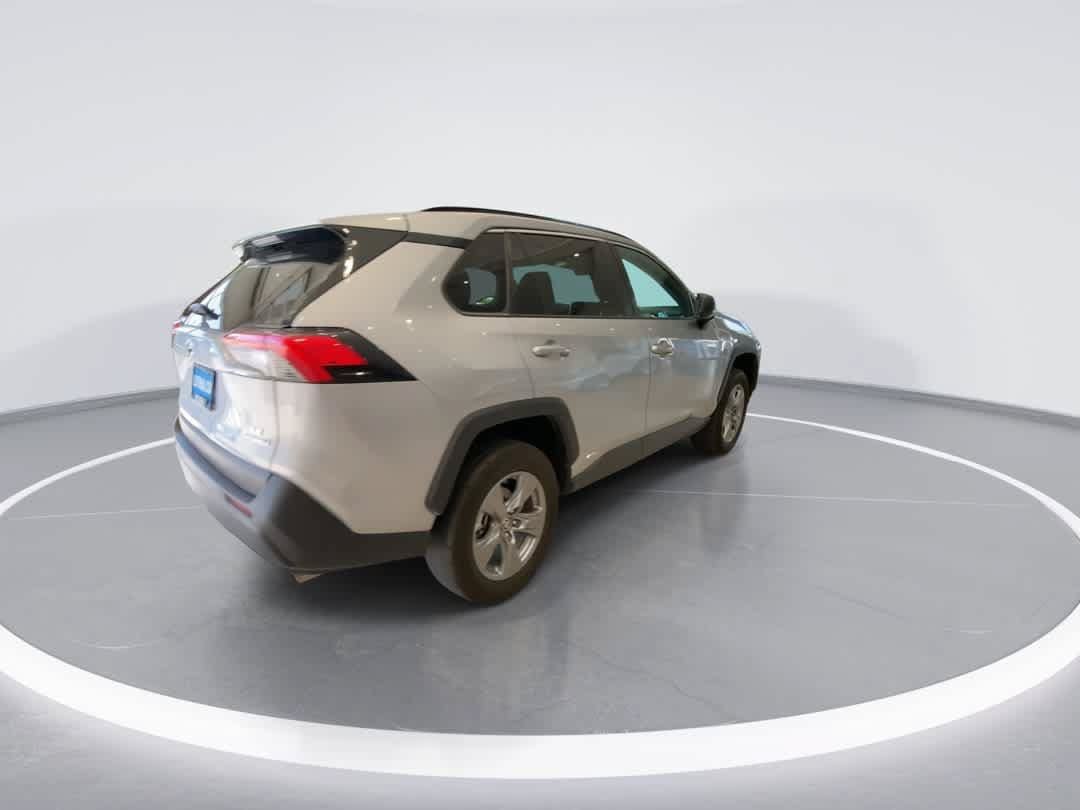 Used 2024 Toyota RAV4 LE AWD/4WD image 8