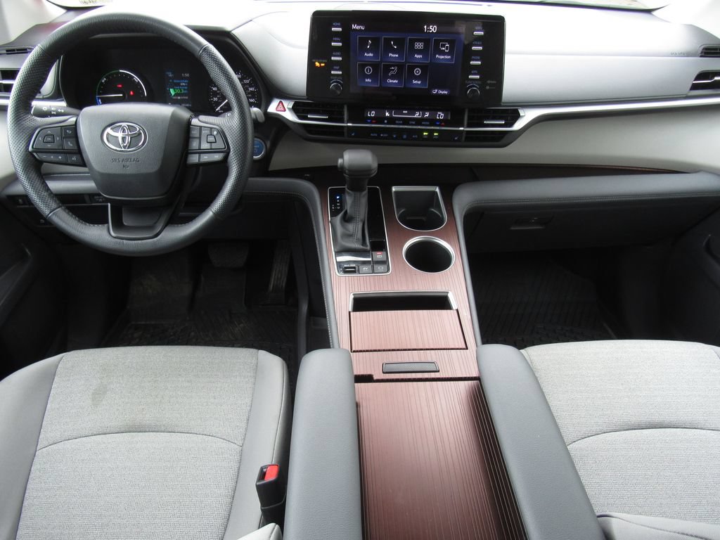 Used 2024 Toyota Sienna LE AWD/4WD image 31