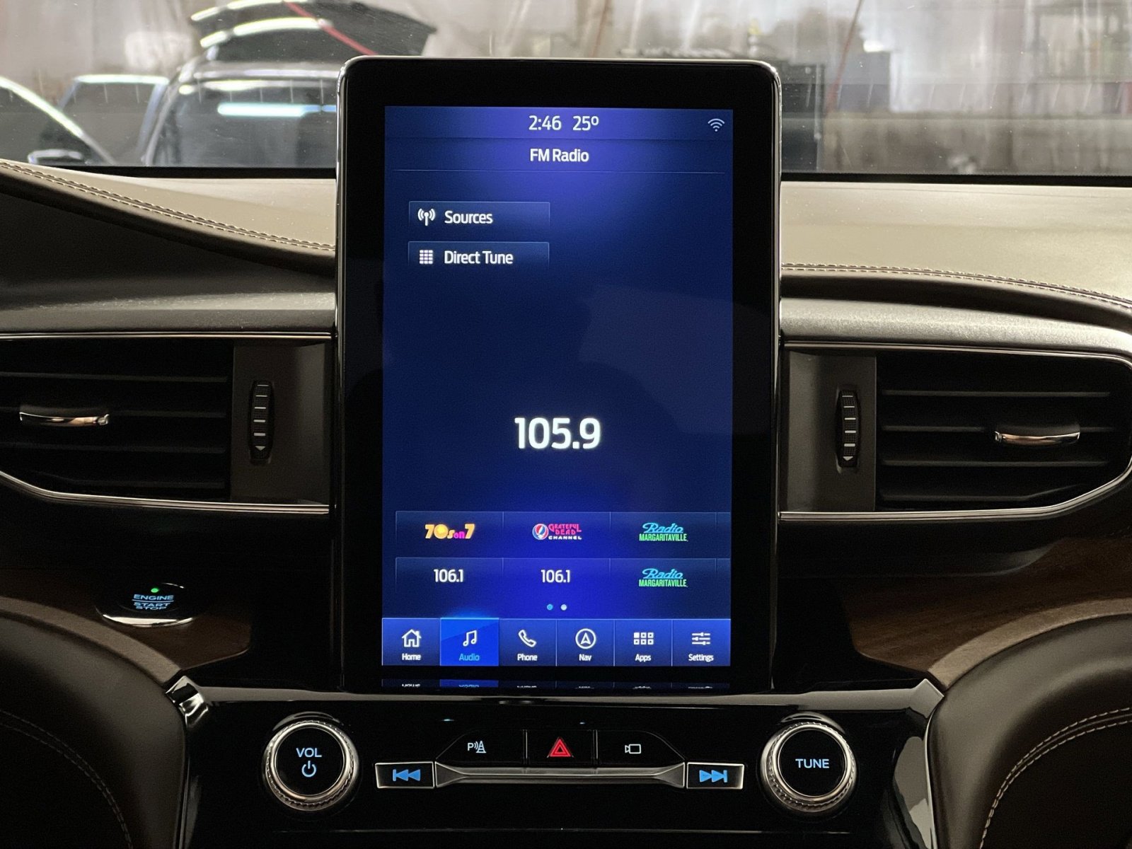 Used 2021 Ford Explorer King Ranch w/ Premium Technology Package image 18