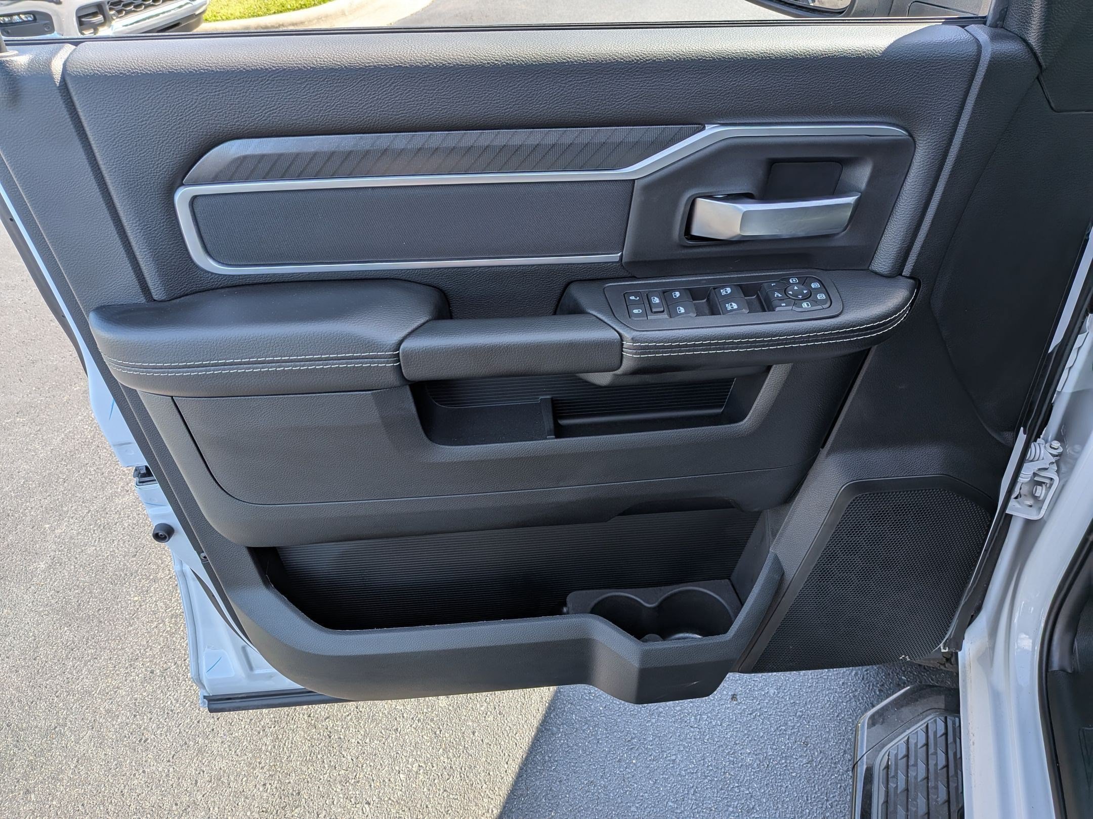 New 2026 RAM 2500 Big Horn AWD/4WD image 10