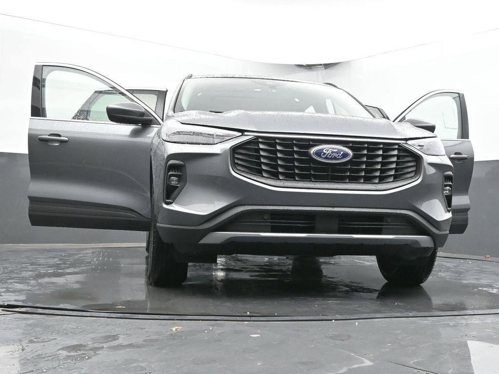 New 2026 Ford Escape SE w/ Class II Trailer Tow Package image 70