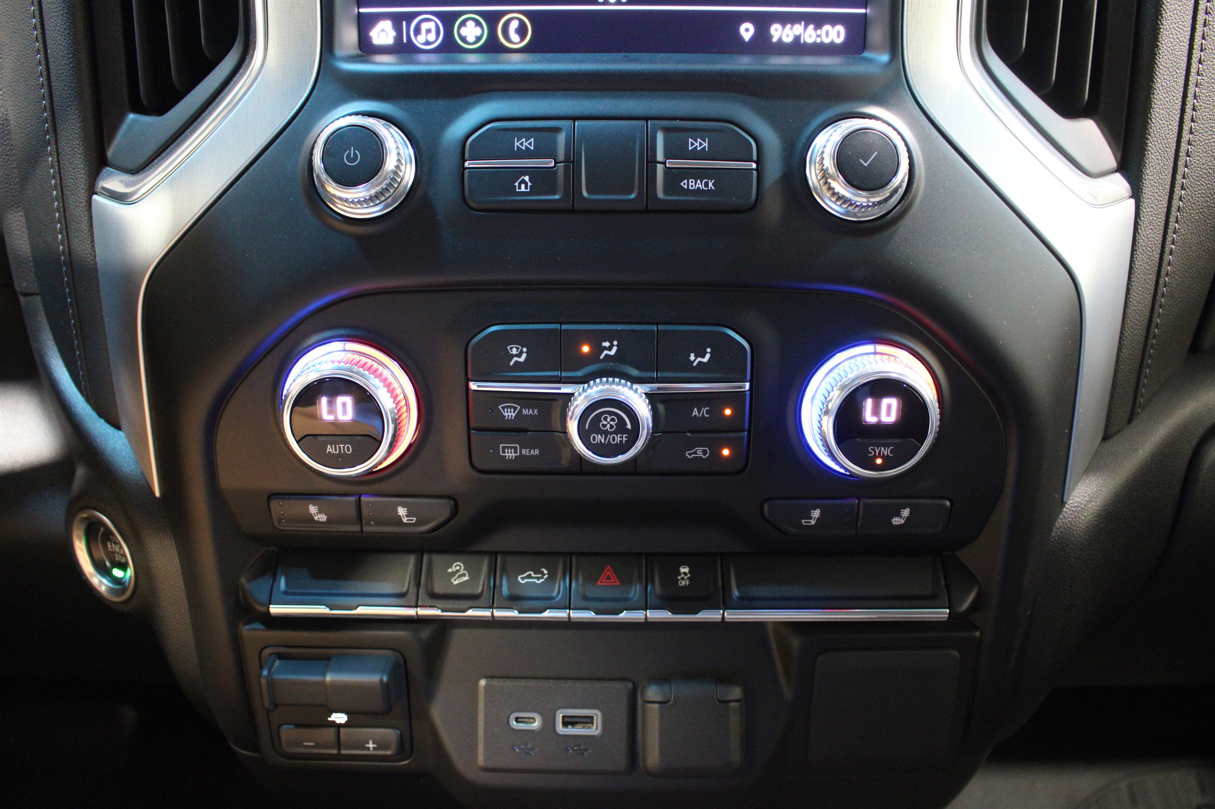 Used 2022 GMC Sierra 2500 SLE w/ SLE Value Package; AWD/4WD image 17