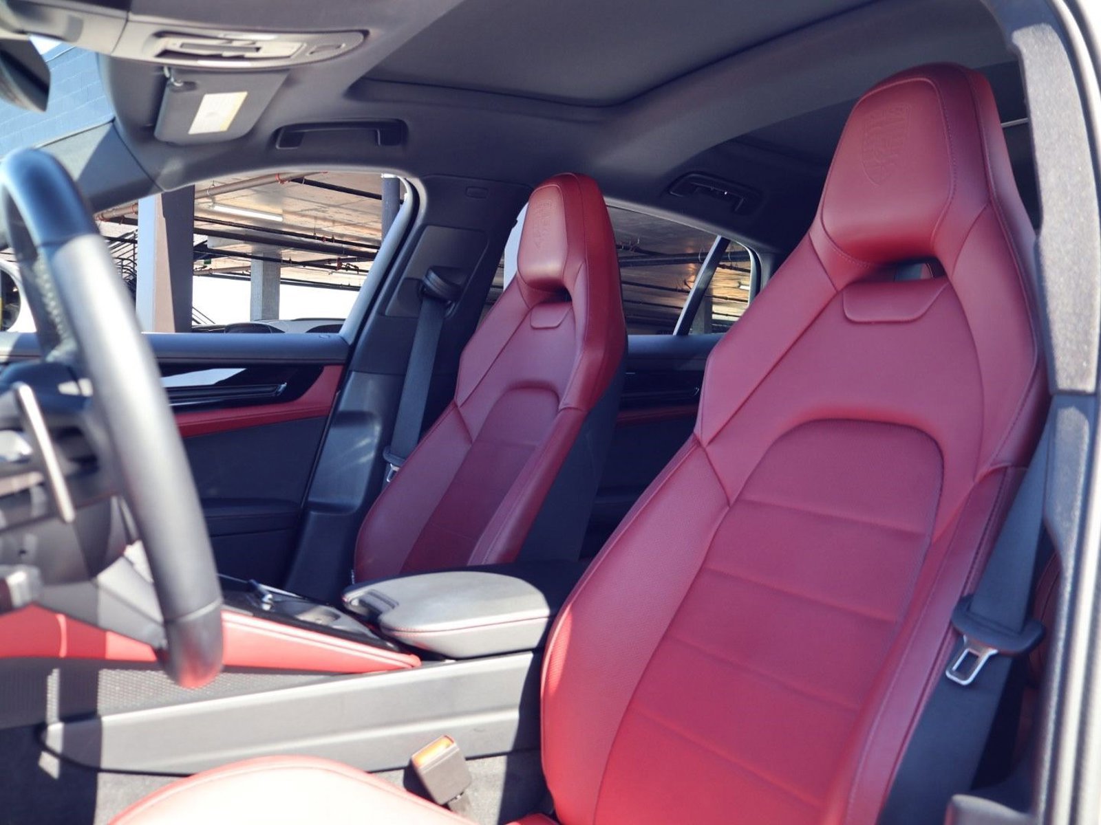 Certified 2025 Porsche Panamera image 5