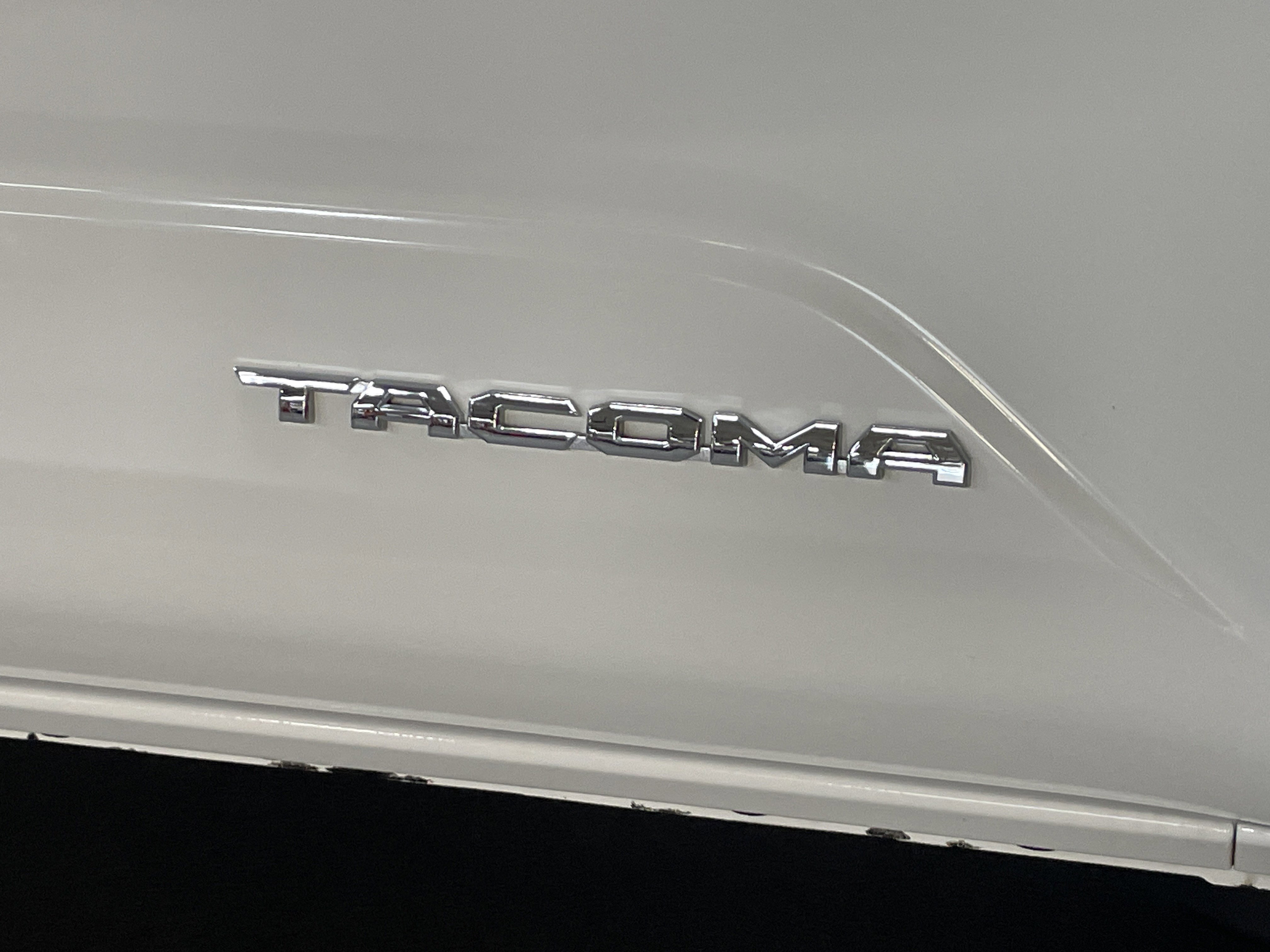 Used 2025 Toyota Tacoma SR5 AWD/4WD image 7