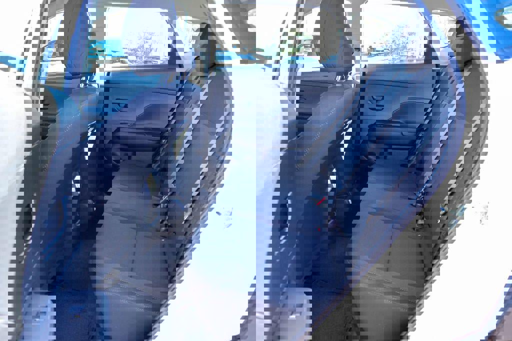 New 2026 Hyundai Kona SE image 9