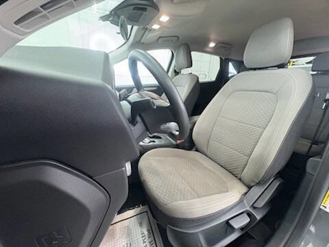 Used 2022 Ford Escape SE image 17
