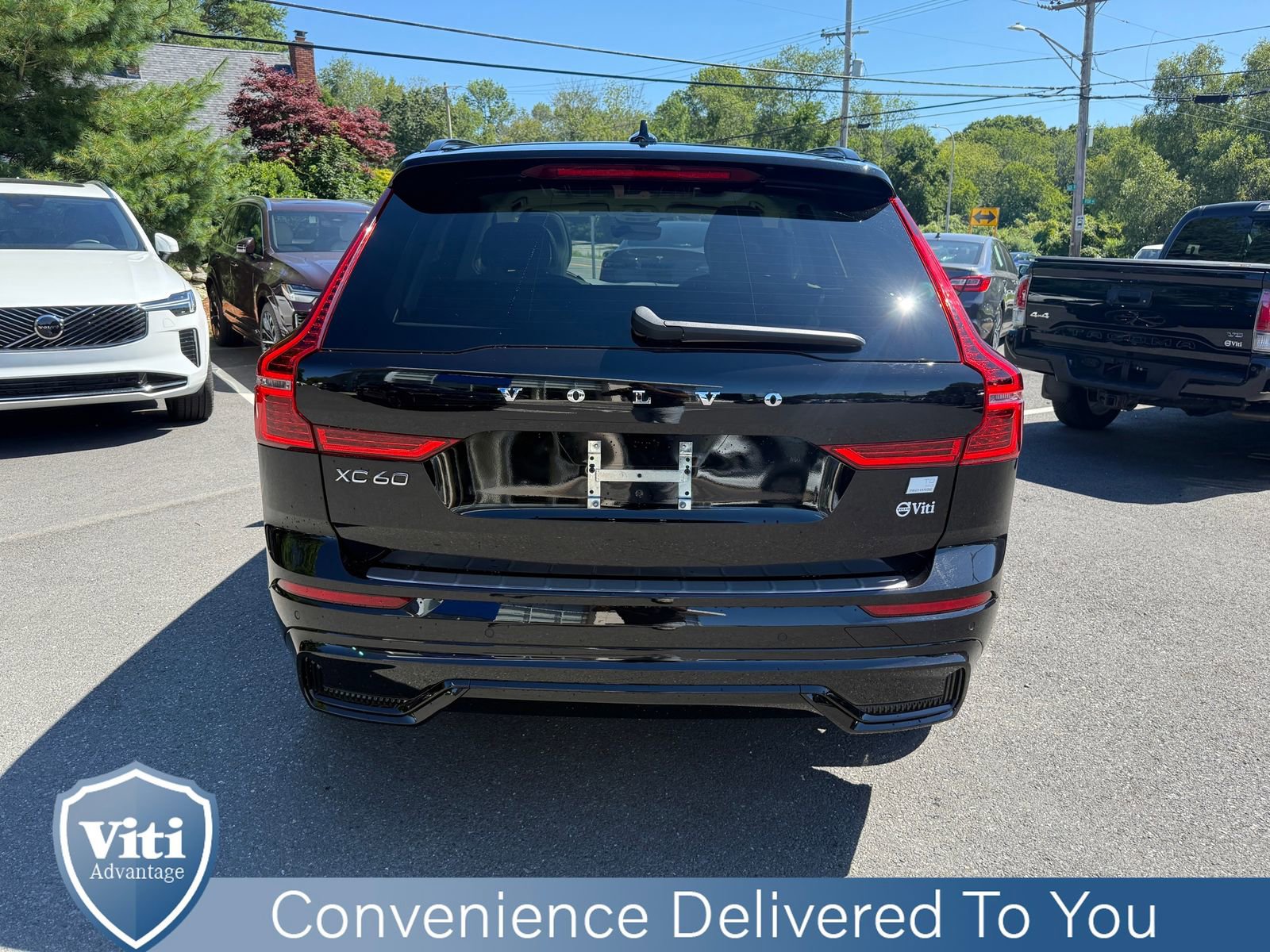 Certified 2024 Volvo XC60 T8 Ultimate w/ Protection Package Premier image 7