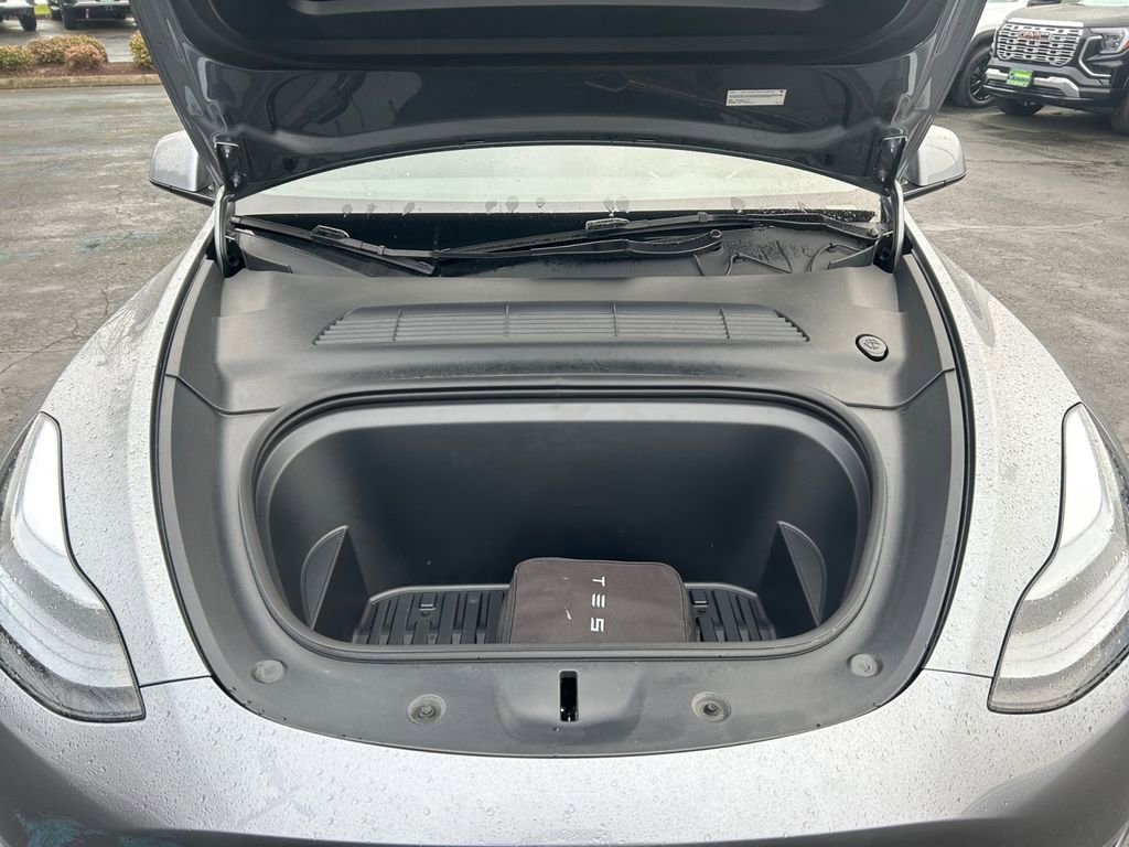 Used 2025 Tesla Model Y Performance image 29