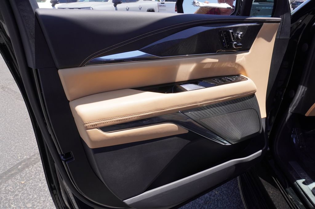 New 2025 Cadillac Escalade IQ Luxury 2 image 15