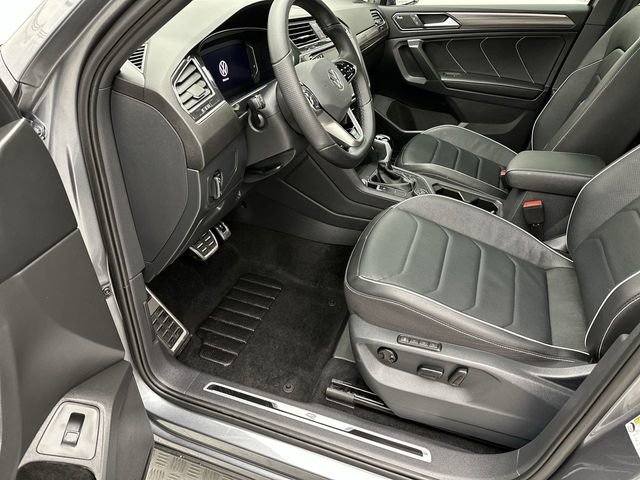 Used 2024 Volkswagen Tiguan SEL R-Line w/ MDO Package, Two-Row image 12