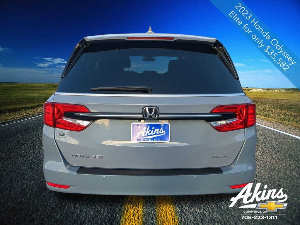 Used 2023 Honda Odyssey Elite image 3