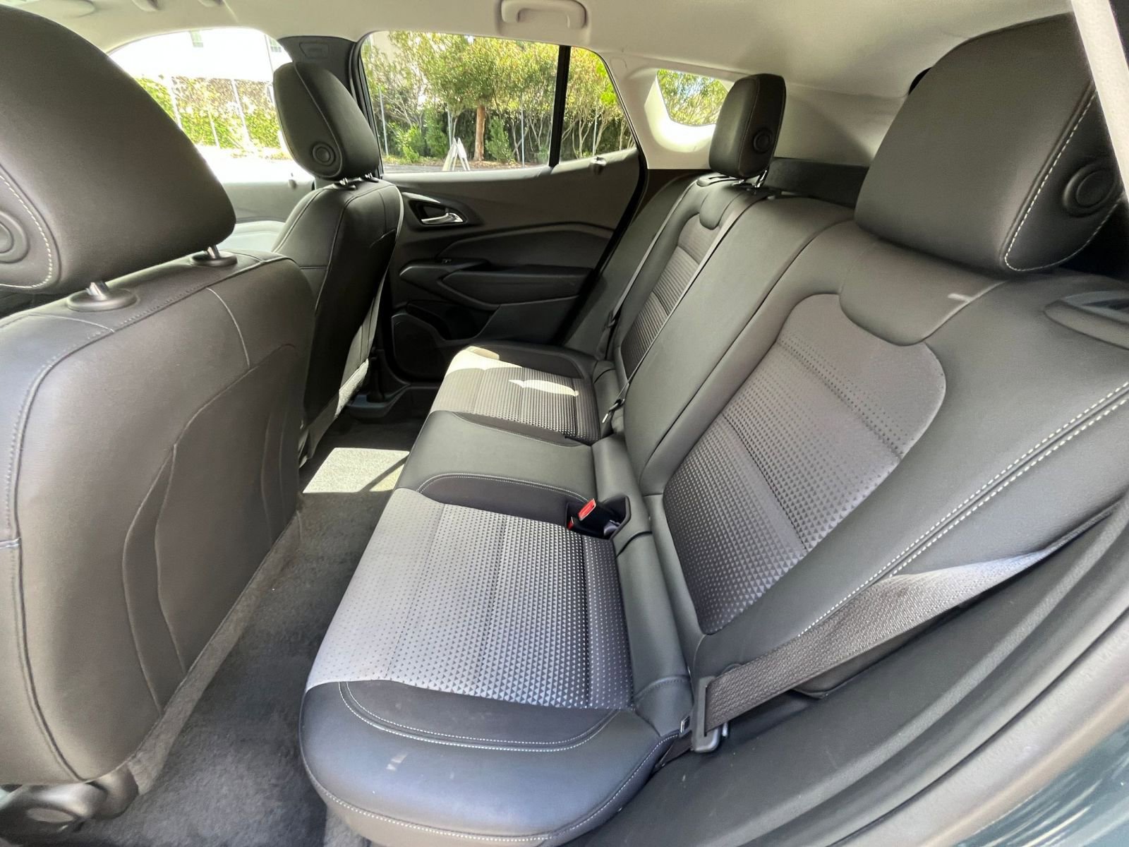 Used 2025 Chevrolet Trax LT FWD image 24