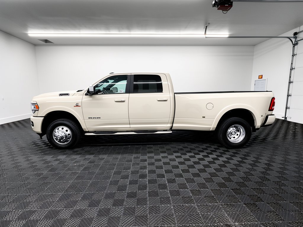 Used 2022 RAM 3500 Laramie AWD/4WD image 2