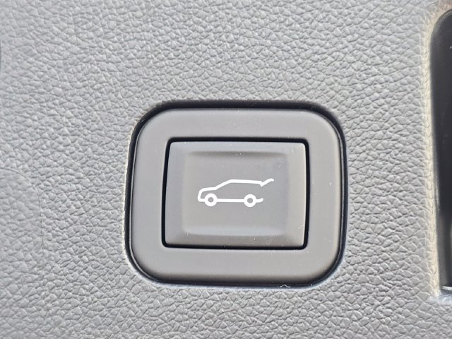 New 2026 Chevrolet Equinox LT w/ Convenience Package II FWD image 17