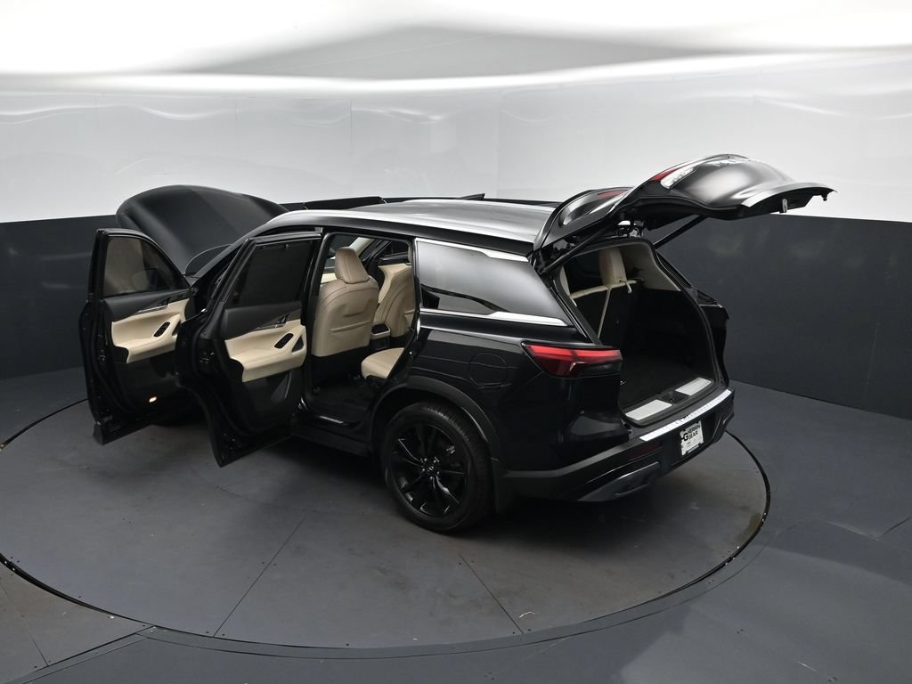 Used 2022 INFINITI QX60 Luxe w/ Performance Audio Package FWD image 2