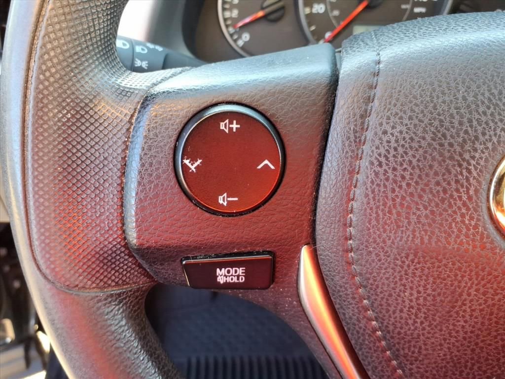 Used 2016 Toyota RAV4 LE image 29