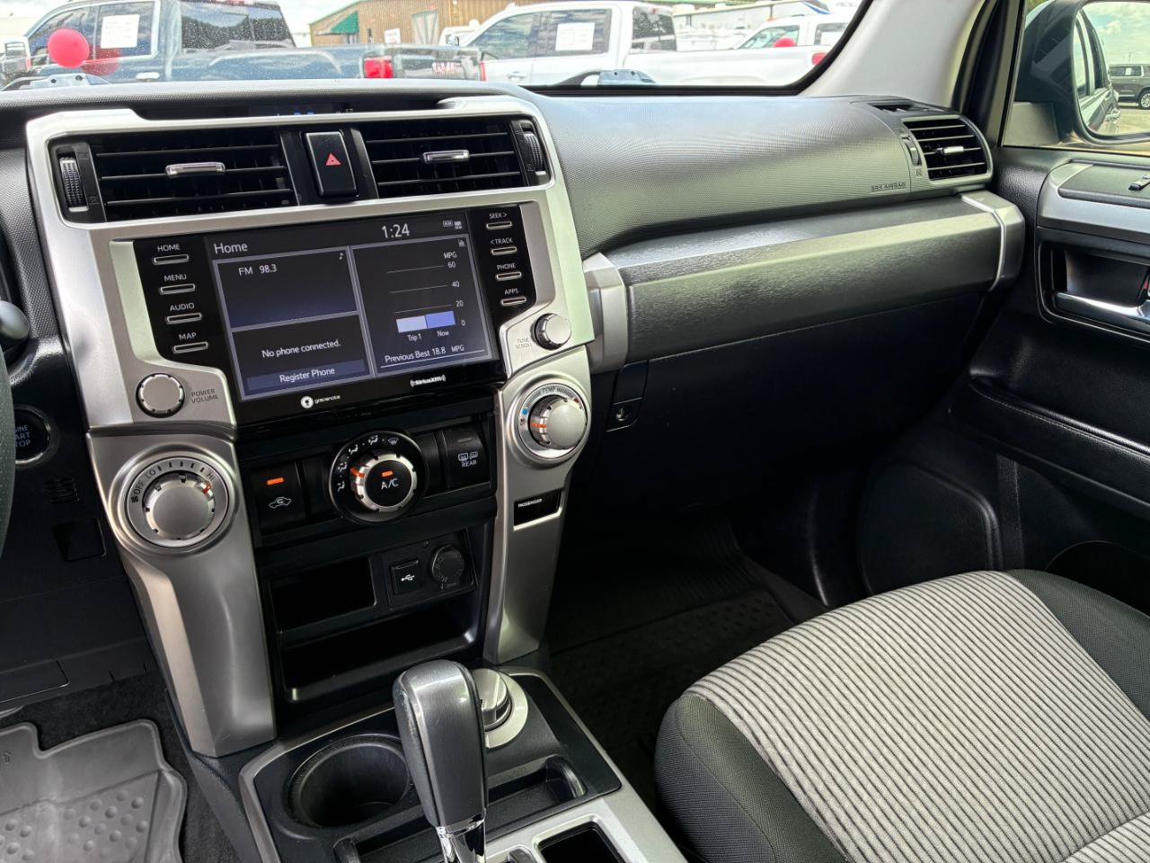 Used 2022 Toyota 4Runner SR5 AWD/4WD image 17