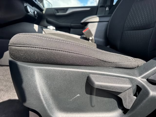 Used 2025 Ford Escape Active AWD/4WD image 14