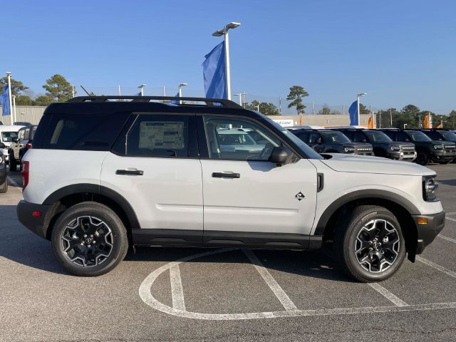 New 2026 Ford Bronco Sport Outer Banks w/ Outer Banks Tech Package+ AWD/4WD image 3