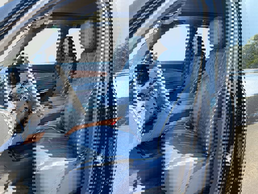 New 2026 Cadillac Vistiq Premium Luxury w/ LPO, Floor Liner Package image 22