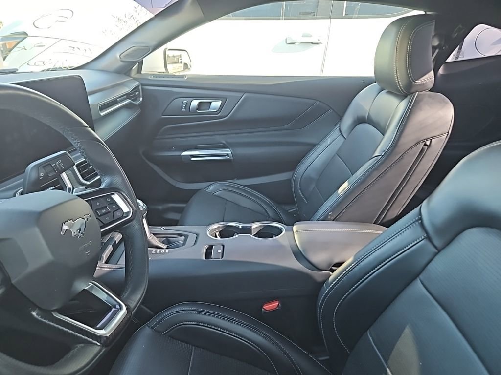 Used 2024 Ford Mustang GT Premium image 5