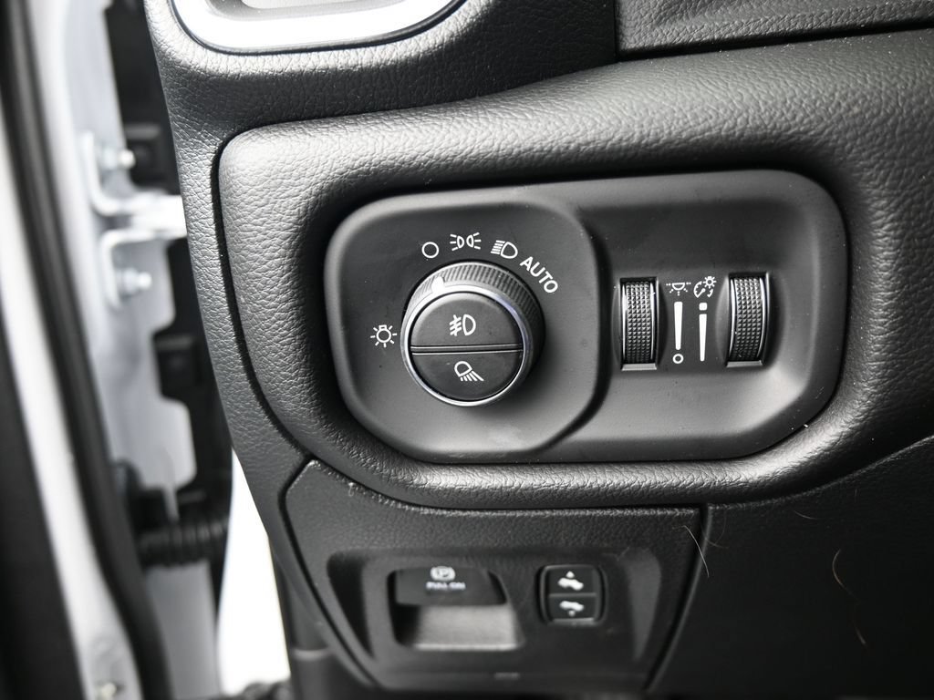 Used 2026 RAM 1500 Laramie w/ Night Edition AWD/4WD image 27