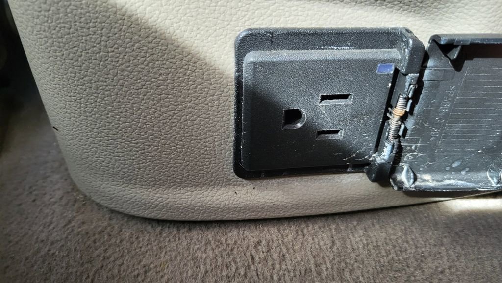 Used 2018 Cadillac Escalade Luxury AWD/4WD image 31