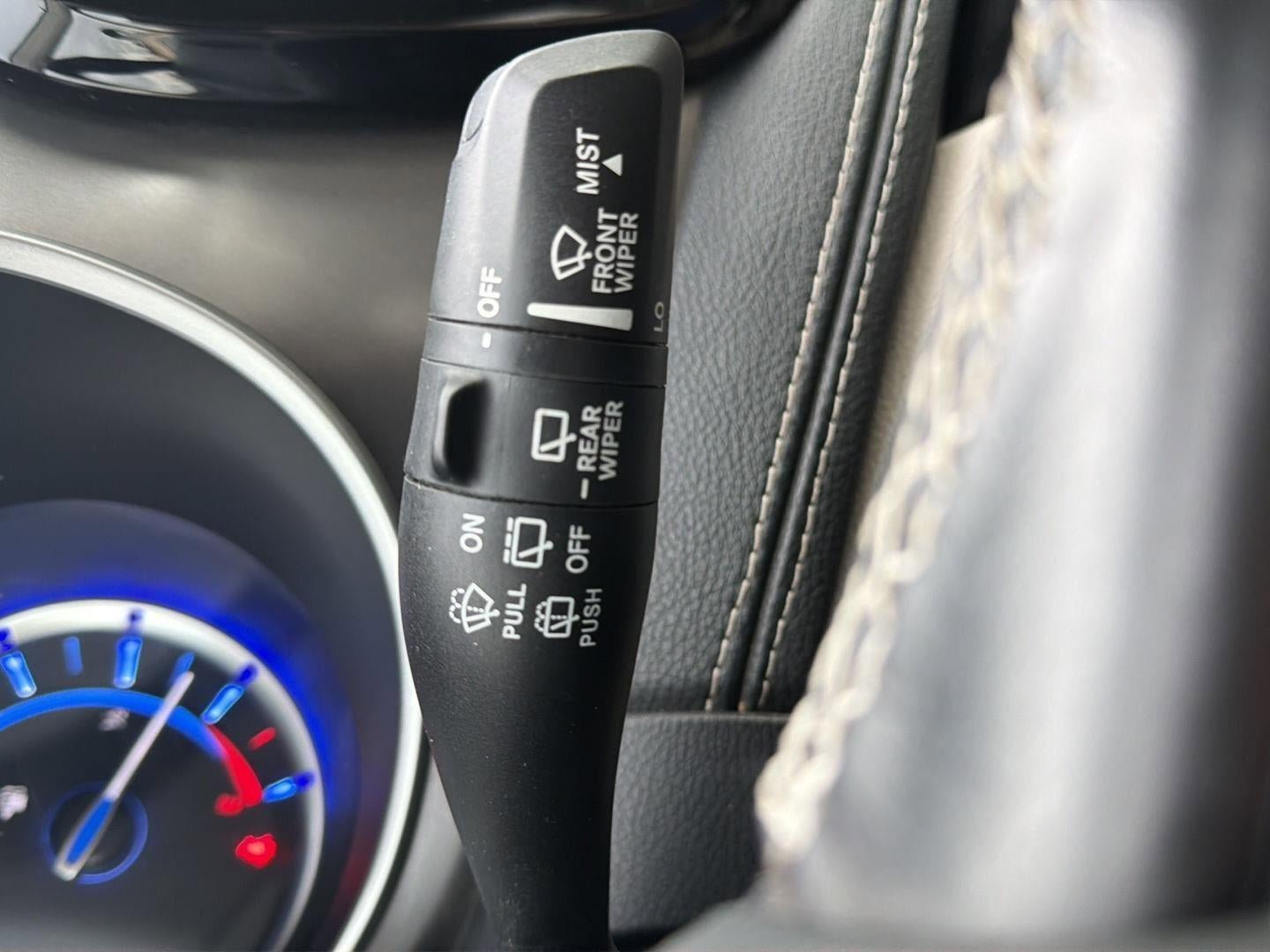 Used 2021 Chrysler Pacifica Touring-L FWD image 22