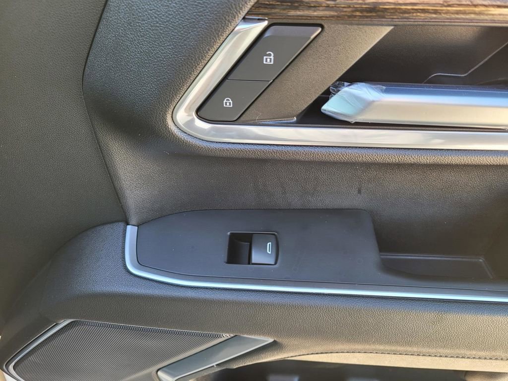 Used 2023 GMC Sierra 1500 SLE image 9