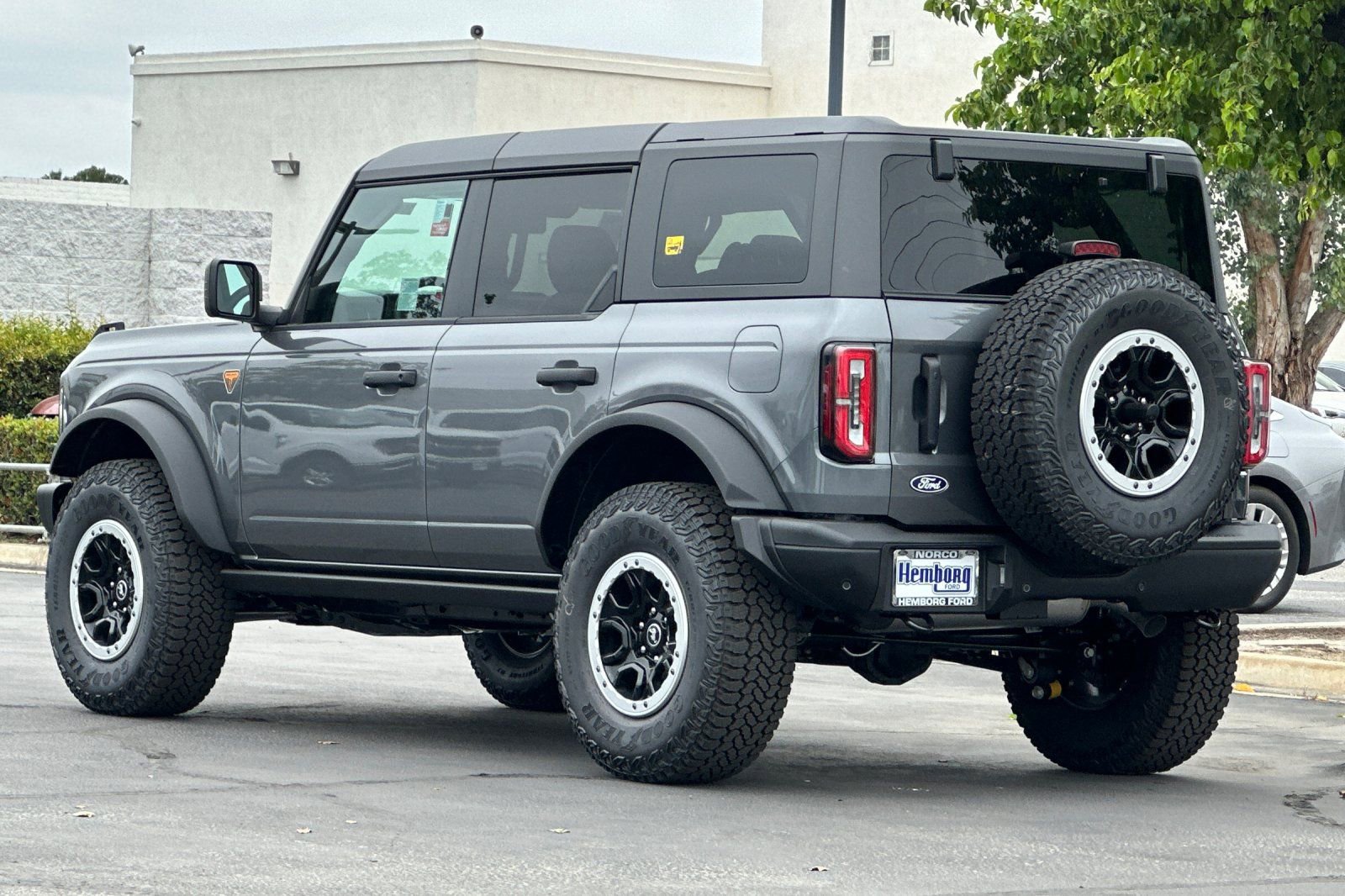 New 2026 Ford Bronco Badlands image 6
