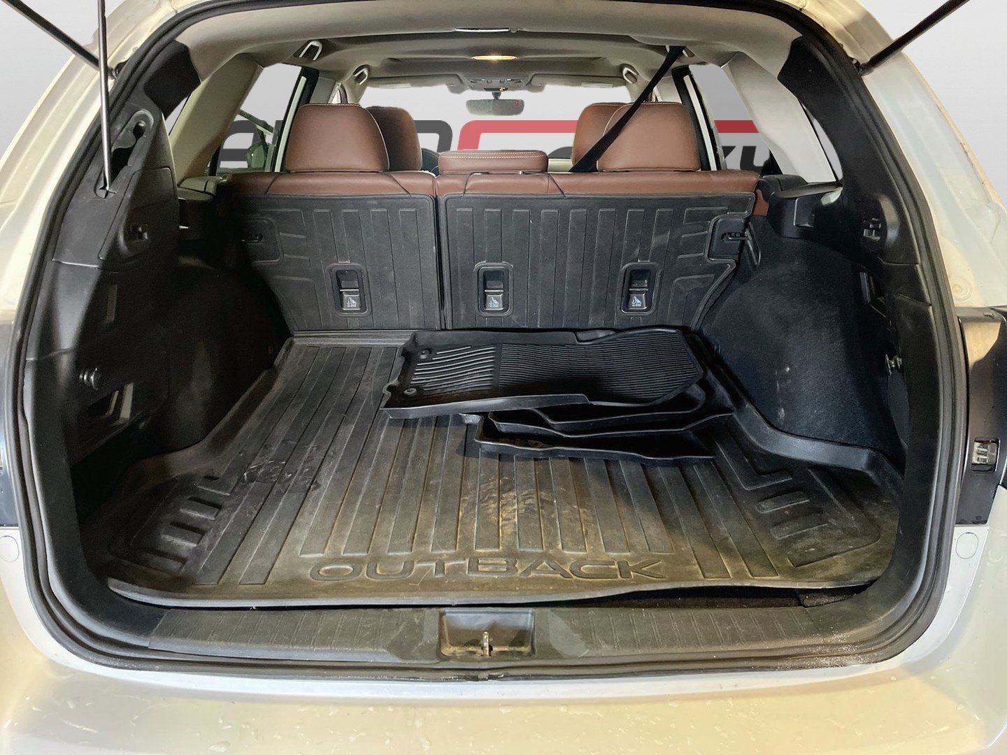 Used 2019 Subaru Outback 3.6R Touring w/ Popular Package #3A AWD/4WD image 26