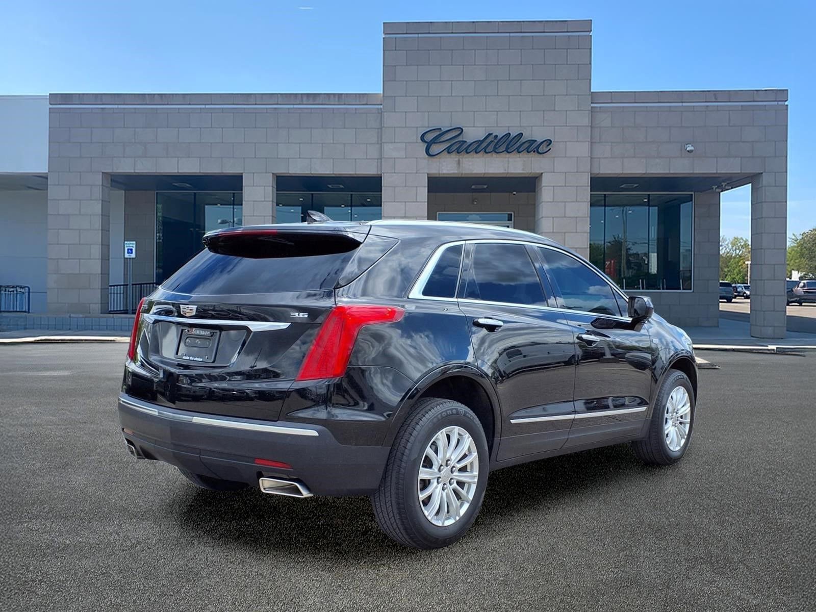 Used 2019 Cadillac XT5 FWD image 5