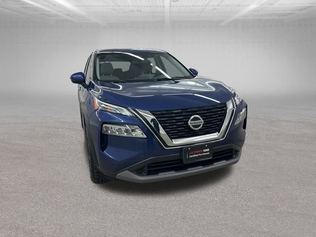 Used 2021 Nissan Rogue SV image 3