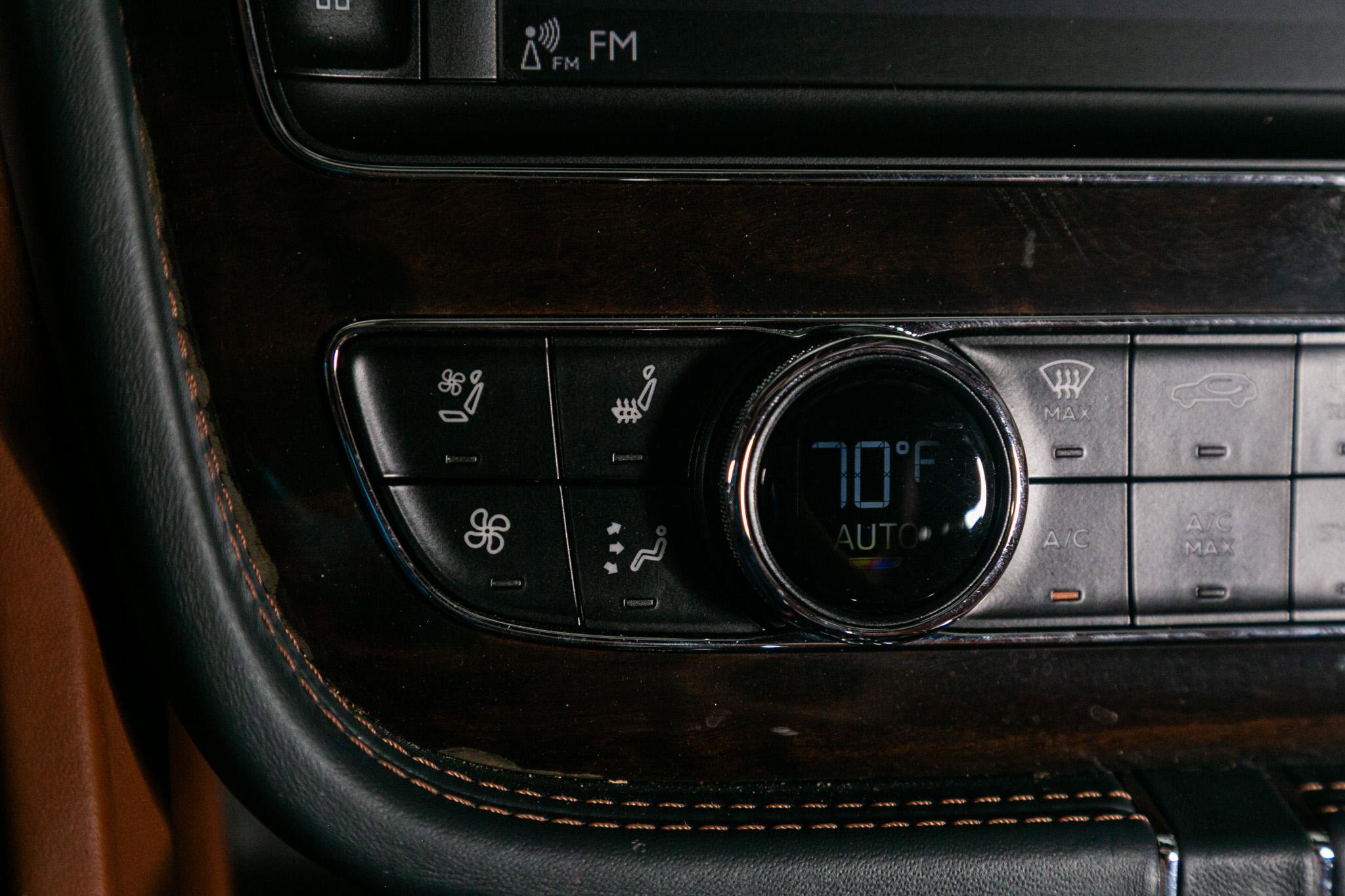Used 2019 Bentley Bentayga AWD/4WD image 40