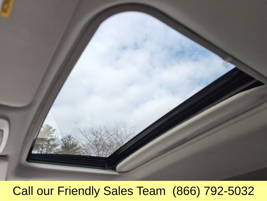 Certified 2025 Toyota Sienna XLE image 23