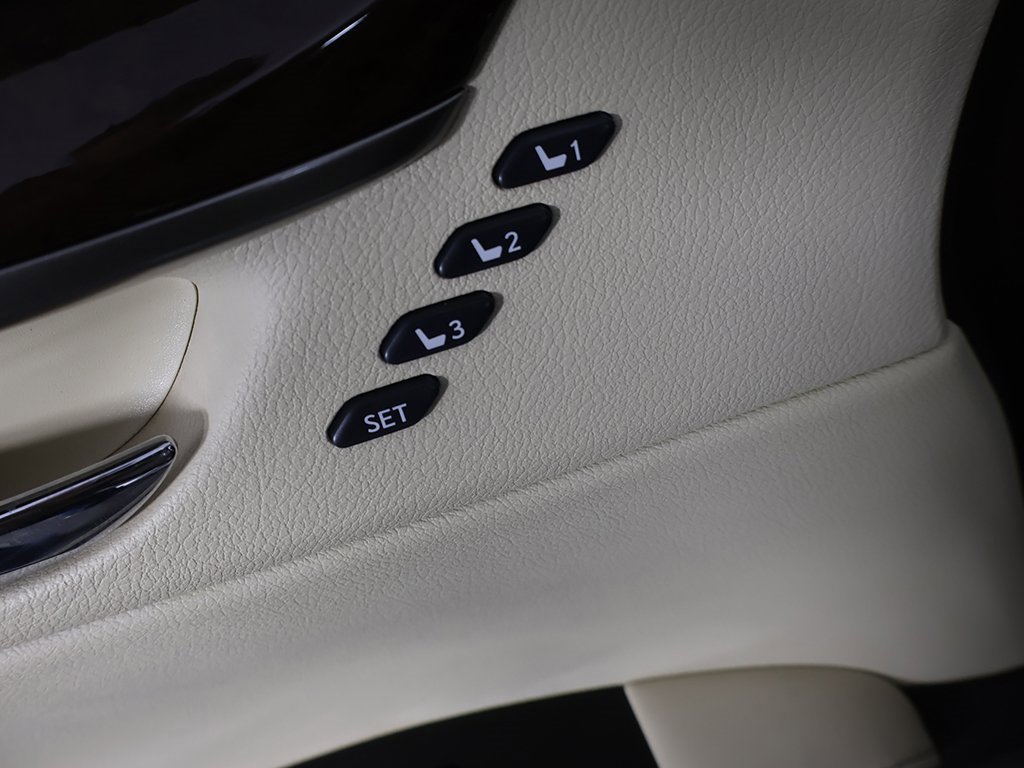 Used 2018 Lexus ES 350 w/ Ultra Luxury Package image 37