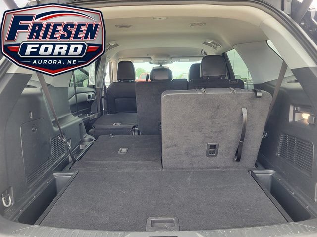 Used 2023 Ford Explorer XLT w/ Equipment Group 202A AWD/4WD image 26