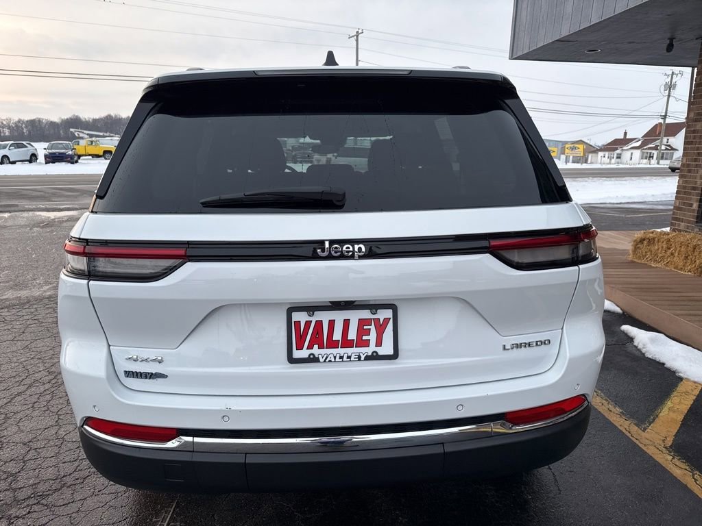 Used 2024 Jeep Grand Cherokee Laredo X image 20