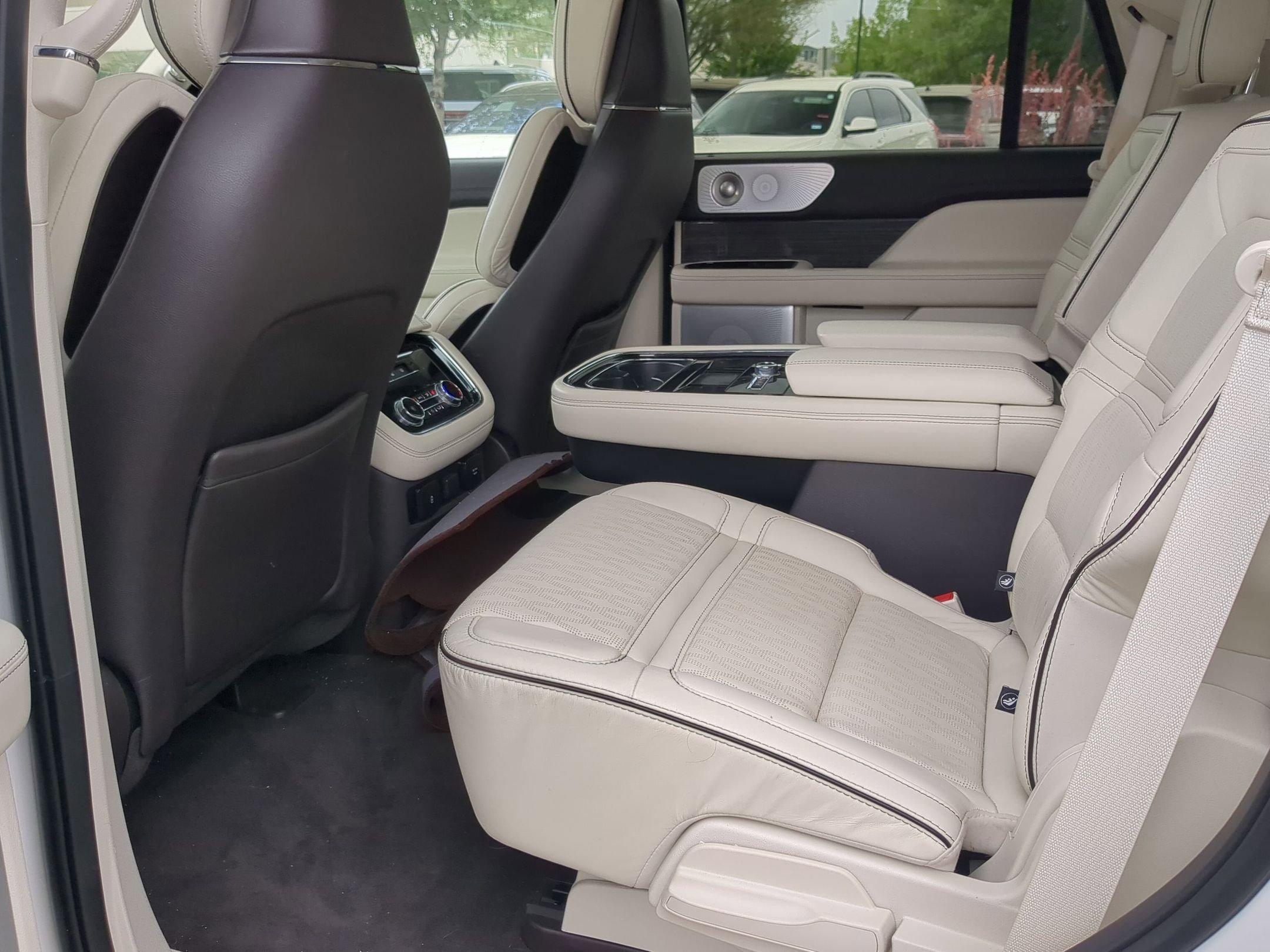 Used 2020 Lincoln Navigator Black Label w/ Cargo Convenience Package image 22