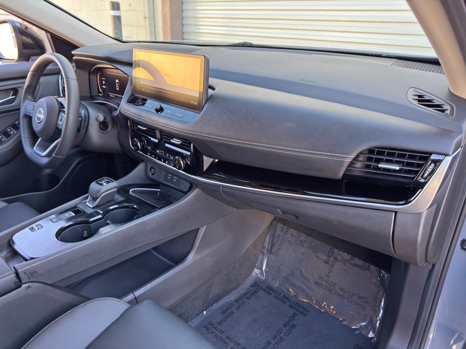 Used 2024 Nissan Rogue SL FWD image 13