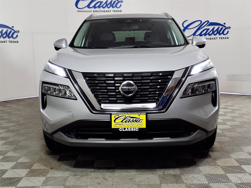 Used 2021 Nissan Rogue SV w/ Premium Package image 3