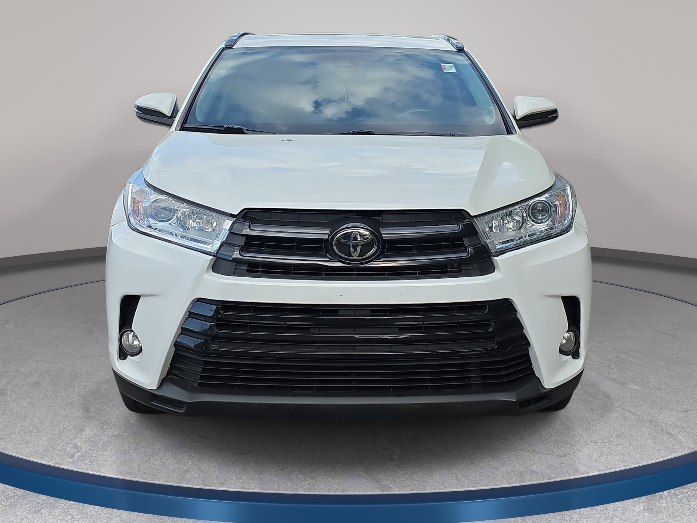 Used 2018 Toyota Highlander SE FWD image 4