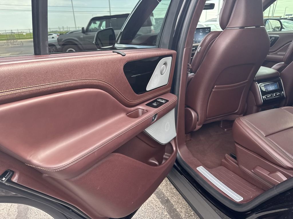 Certified 2023 Lincoln Aviator Black Label w/ Dynamic Handling Package image 21