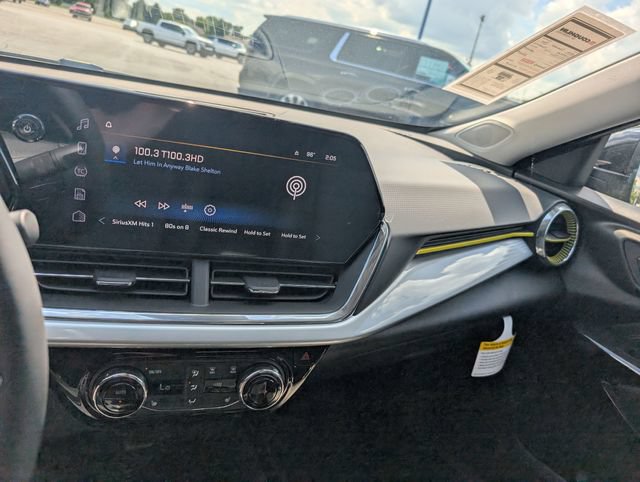 New 2026 Chevrolet Trax LT w/ Driver Confidence Package FWD image 21