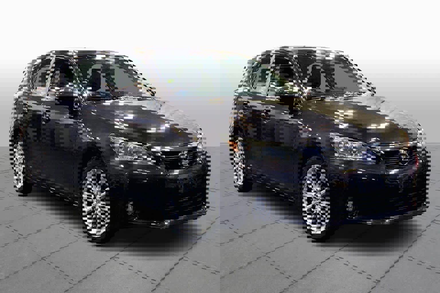 Used 2011 Lexus CT 200h Premium image 2