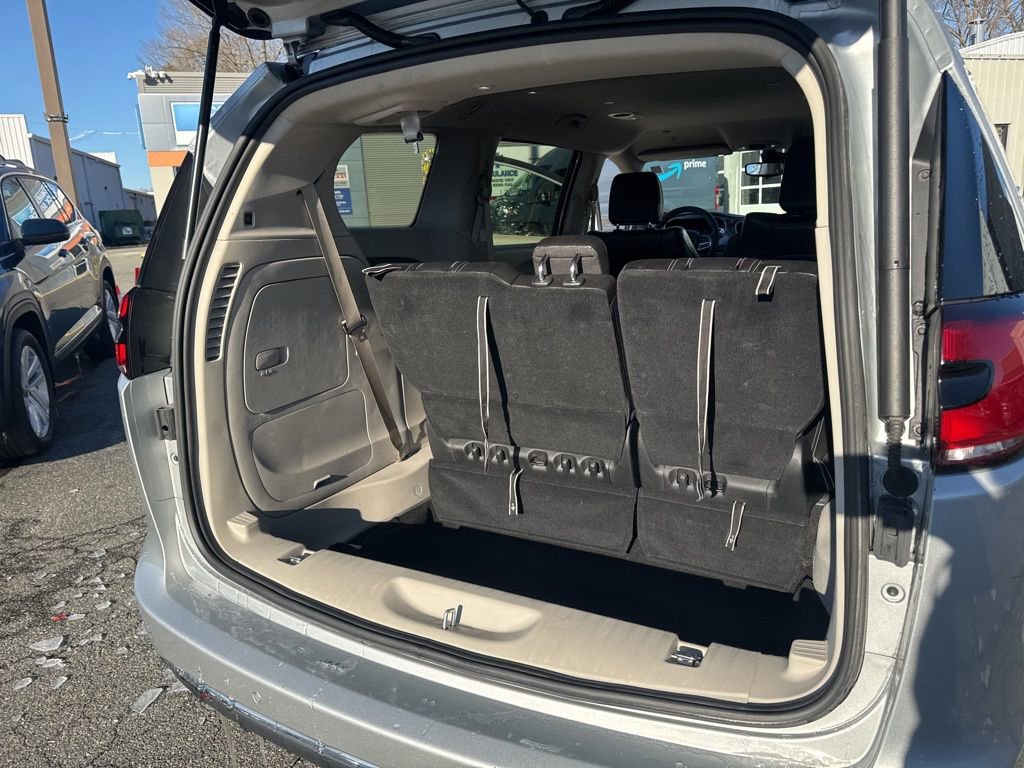 Used 2023 Chrysler Pacifica Touring-L image 30