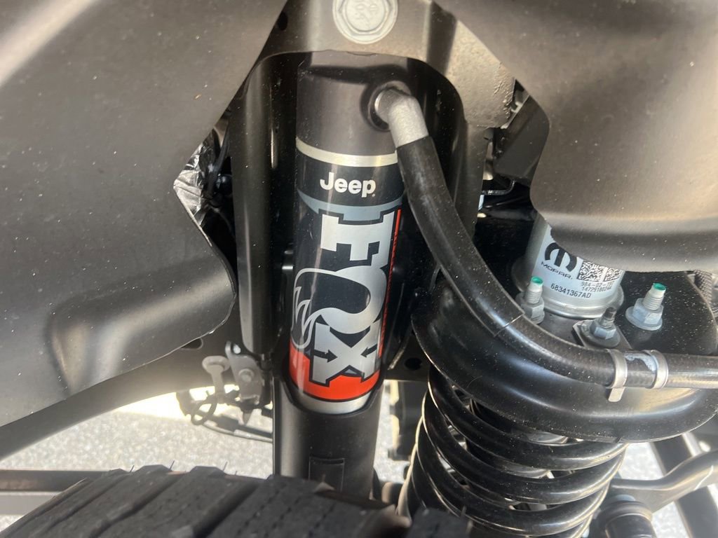 Certified 2025 Jeep Gladiator Mojave w/ Safety Group image 32